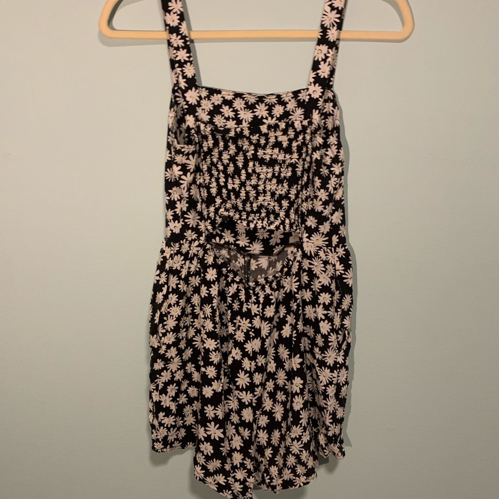 Cinched waist & back daisy romper - Picture 3 of 4